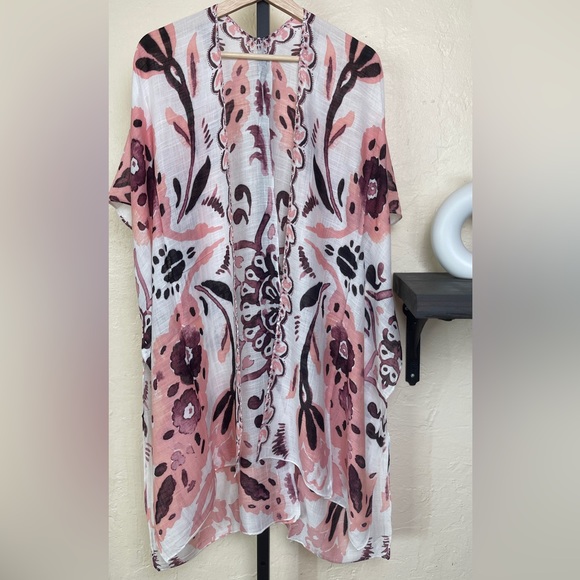 Blushing Blooms Kimono - Picture 4 of 8